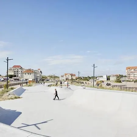 Sunny - Waterfront Near Downtown Beach And Dunes *